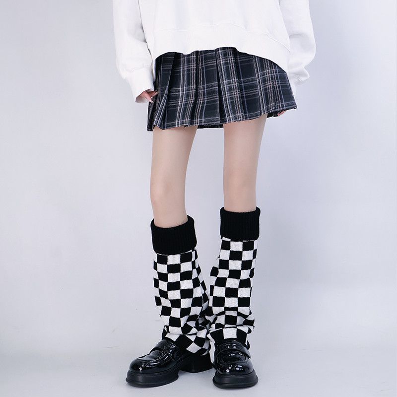 Black White Checkered Leg Warm - Boot Sock Slouchy recension och pris