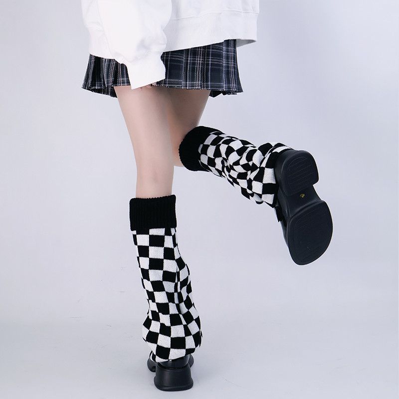 Black White Checkered Leg Warm - Boot Sock Slouchy recension och pris