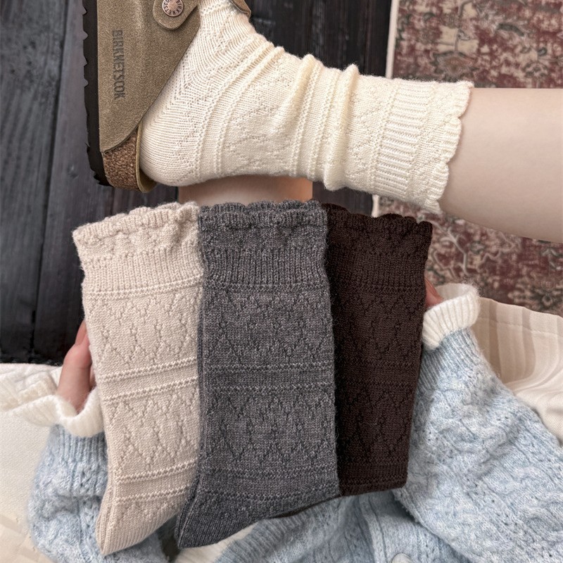 1 Pair Milky White Lace Trim M - Boot Sock Slouchy recension och pris